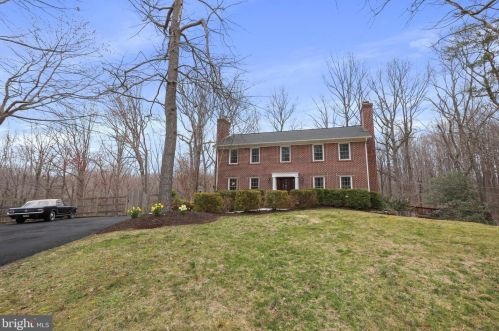 5550 Wide Oak Ct, Woodbridge VA  22192-6036 exterior