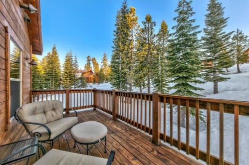 15092 Ski Slope Way, Truckee CA  96161-7013 exterior