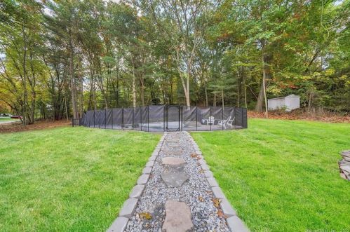 97 Bramblebush Rd, Manchester CT  06040-6300 exterior