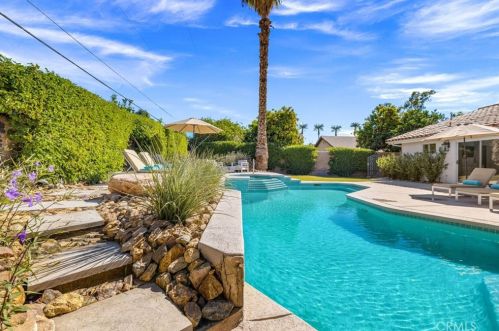 78720 Avenida La Fonda, La Quinta CA  92253-2805 exterior