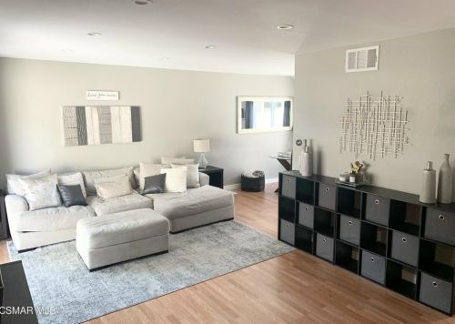 28713 Conejo View Dr, Calabasas, CA 91301-3375