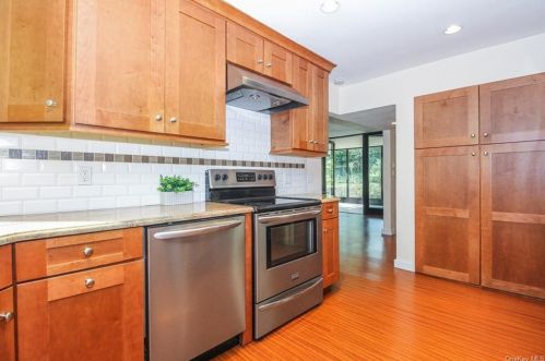 112 Kingsbury Rd, New Rochelle NY  10804-4310 exterior