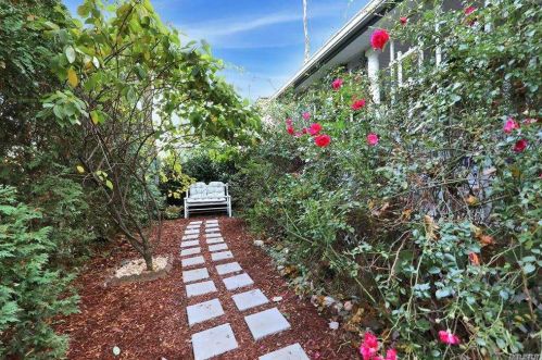 22 Church St, San Remo, NY 11754-2701