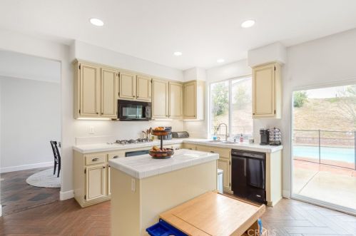 32290 Calle Avella, Temecula CA  92592-3860 exterior
