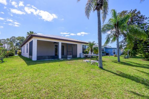 116 Camino Del Rio, Fort Pierce FL  34952-2375 exterior