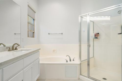166 Kavenish Dr, Rancho Mirage CA  92270-3244 exterior