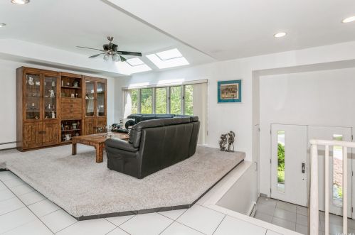 1089 Fordham Ln, Woodsburgh NY  11598-1015 exterior
