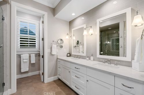 5461 Las Lomas St, Long Beach CA  90815-4138 exterior