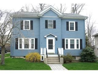 8 Mystic Ave, Winchester, MA 01890-2921