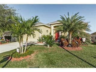 818 Knollwood Dr, Davenport, FL 33837-3702