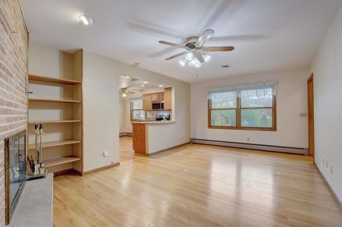 2335 Graylog Ln, Waukesha WI  53151-2921 exterior