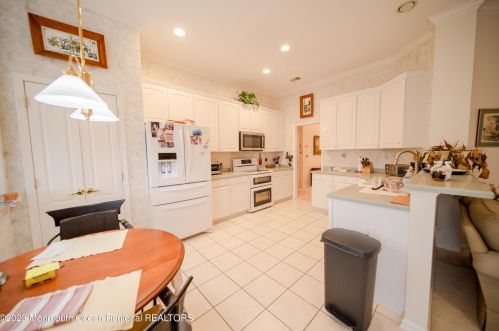 13 Goldensprings Dr, Lakewood NJ  08701-7384 exterior