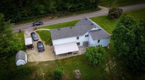 1428 Hooker Rd, Karns City, PA 16041-1514