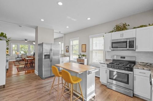 290 River Ave, Providence RI  02908-4217 exterior