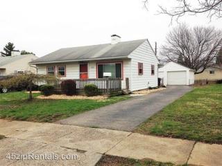 1048 Circle Dr, Xenia OH  45385-3704 exterior