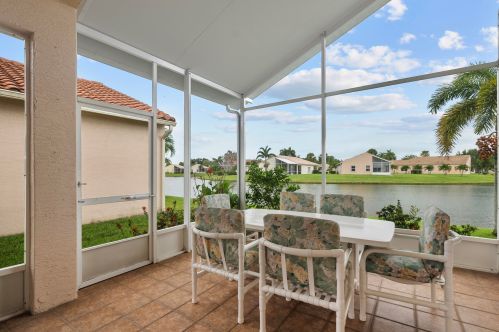 324 Breezy Point Loop, Fort Pierce FL  34986-2669 exterior