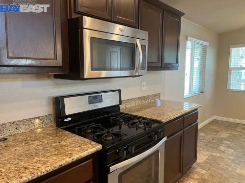 1462 Salamanca Ave, Hayward CA  94544-6256 exterior