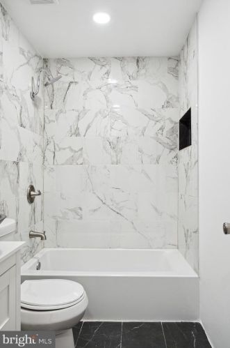 312 Manton St, Philadelphia PA  19147-5213 exterior