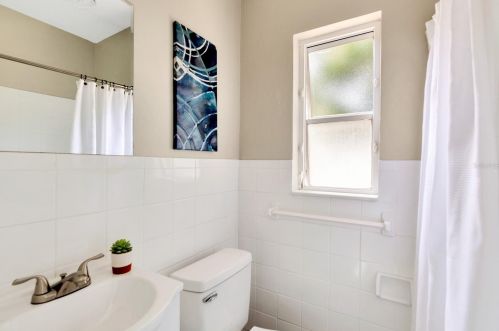 1047 48th Ave, Saint Petersburg FL  33703-3633 exterior
