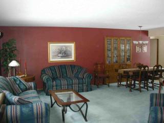 1126 Wedgewood Dr, Waukesha, WI 53186-6772