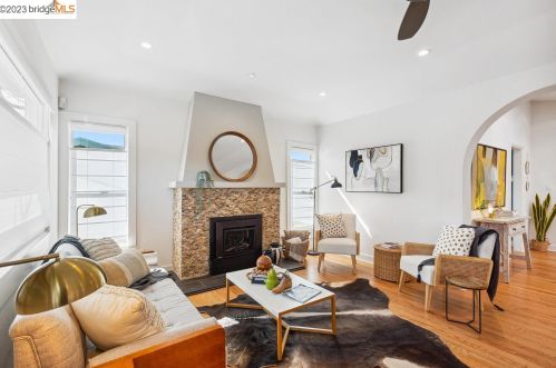 2539 Damuth St, Oakland, CA 94602-3011
