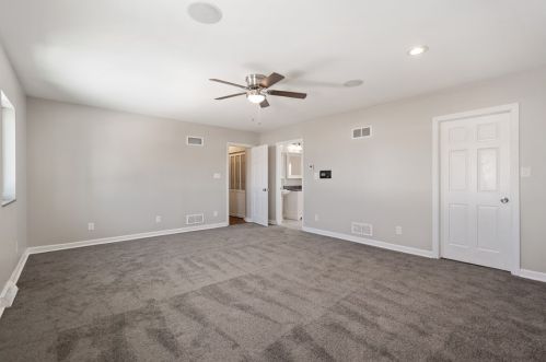 111 Warren Dr, New Kensington PA  15068-5256 exterior