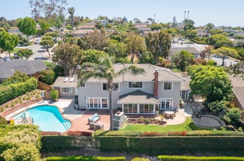 2936 Alta Vis Dr, Newport Beach CA  92660-3205 exterior