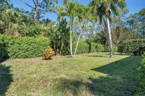 1905 Imperial Golf Course Blvd, Naples FL  34110-1007 exterior