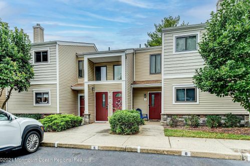 3 Carol Ct, Tinton Falls, NJ 07724-3023