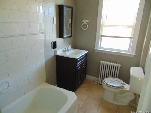 129 Platt St, Waterbury CT  06704-3040 exterior