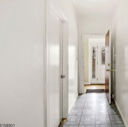 721 18 Ave, Irvington NJ 07111-3712 exterior