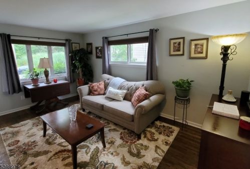 220 Camden Rd, Parsippany NJ  07054-2527 exterior