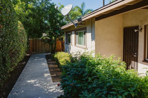 1664 26th St, San Bernardino, CA 92407-6703