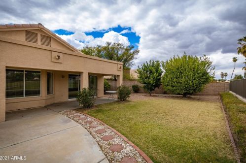 6258 Blackhawk Dr, Glendale AZ 85308-6671 exterior