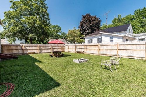 302 Calhoun St, Mount Vernon OH  43050-2012 exterior