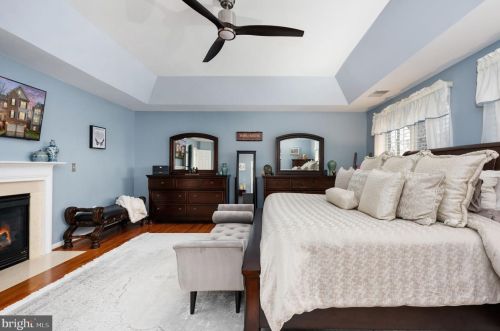 7226 Lyndam Hill Cir, Lorton VA  22079-4509 exterior