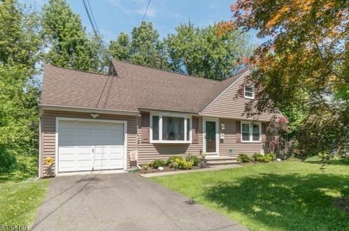 75 Waldon Rd, Fanwood, NJ 07023-1433
