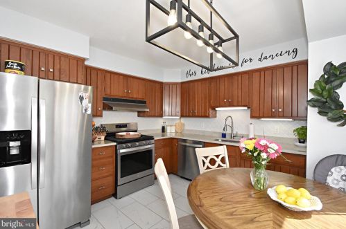 17 Glenview Dr, Riverton NJ  08077-2135 exterior