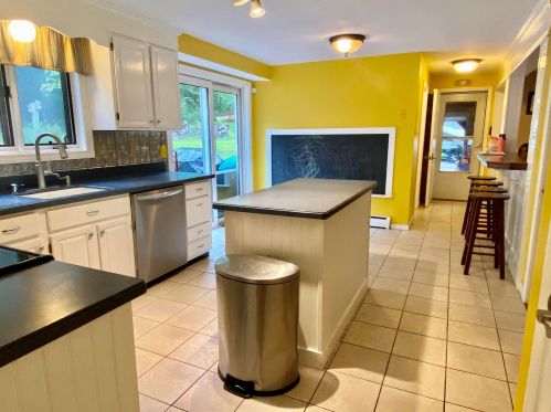 22 Settlers Ln, Salem NH  03079-1253 exterior