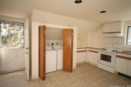 56 Forest St, New Canaan CT  06840-4703 exterior