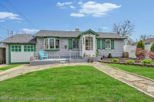 1404 Unami Ave, Tinton Falls, NJ 07712-4829