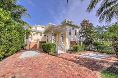 290 Dundee Rd, Fort Myers Beach, FL 33931-4214