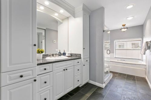 1155 Pacific Beach Dr, San Diego CA  92109-5149 exterior