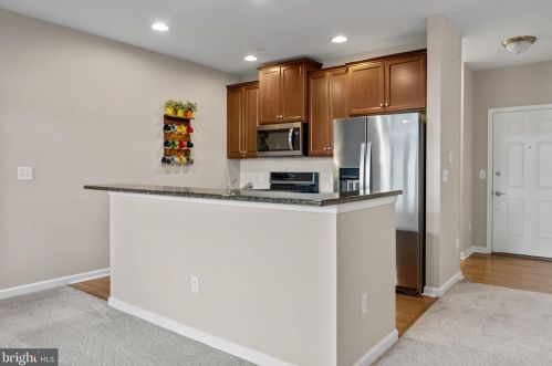 425 Carson Ter, Huntingdon Valley PA  19006-4720 exterior