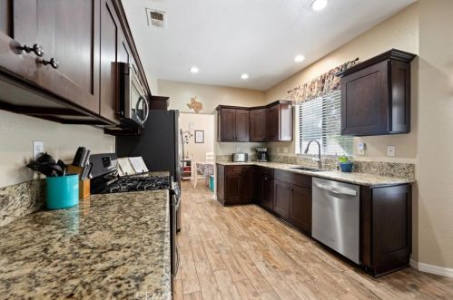 33645 Breckenridge Trl, Wildomar CA  92595-8482 exterior