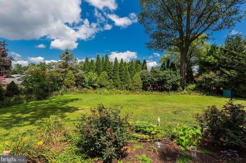 2037 Stone Mill Rd, Lancaster PA  17603-6053 exterior