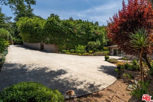 1732 Bonita Vista Dr, La Canada CA  91011-1614 exterior