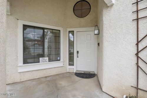 4139 Lost Springs Dr, Calabasas CA  91301-5327 exterior