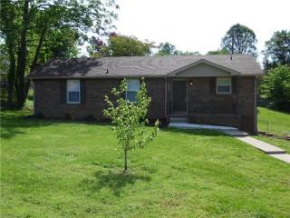 730 Overton Dr, Clarksville, TN 37042-3731