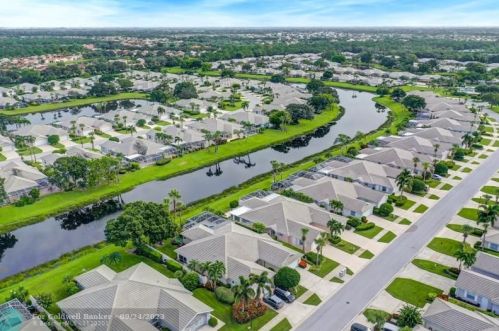 1531 Amherst Dr, Fort Pierce FL  34986-1886 exterior